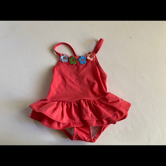 Girls Gymboree Ruffle Swimsuit with flower detail - Picture 2 of 9